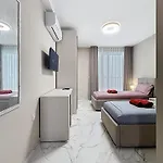 Brand New Luxury 3-bedroom In דירה