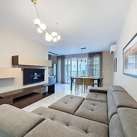 Brand New Luxury 3-bedroom In Apartamento