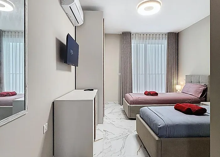 Brand New Luxury 3-bedroom In Apartamento