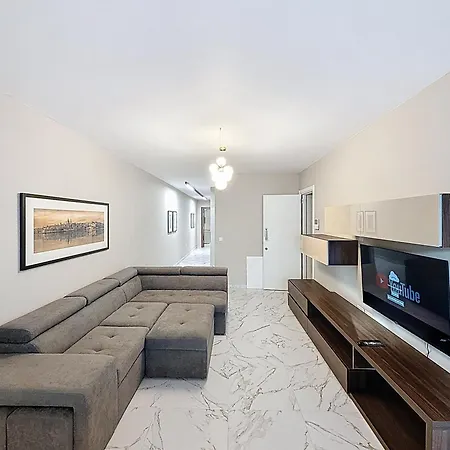 شقة Brand New Luxury 3-bedroom In