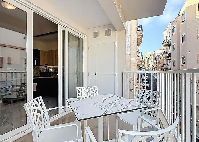 Brand New Luxury 3-bedroom In سليمة